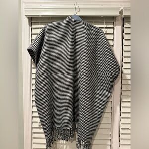 Wrap OS black and white
